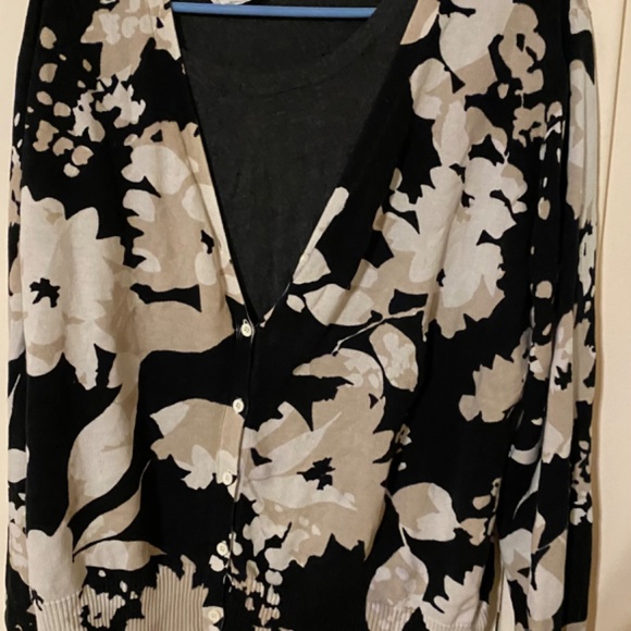 St John’s Bay Cardigan - Picture 3 of 7